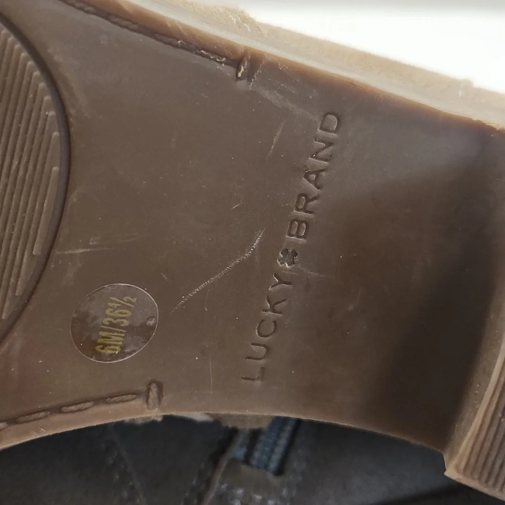 Lucky Brand Goddiy Western Ankle Booties. Taupe Suede. Size 6